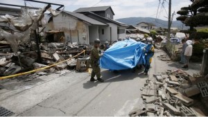 Kumamoto earthquake images, from Koji Ueda/AP via BBC
